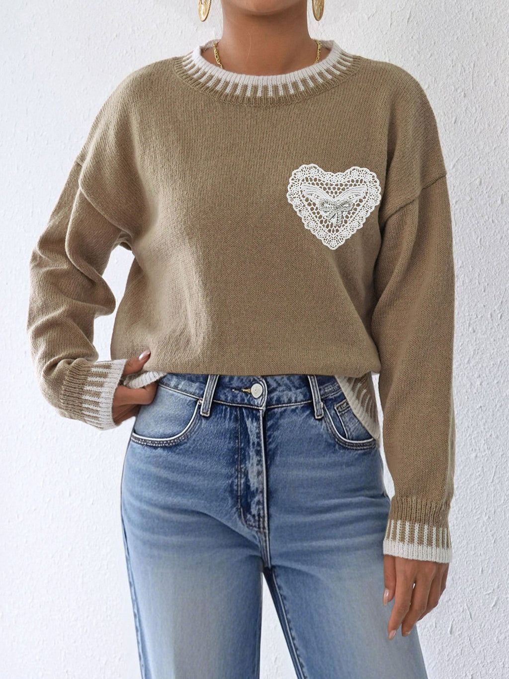 Herbst Winter Damenbekleidung Farbkontrast Patchwork Lockerer Pullover Dreidimensionaler Leuchtender Ziegel Schmetterling Spitze Liebestasche