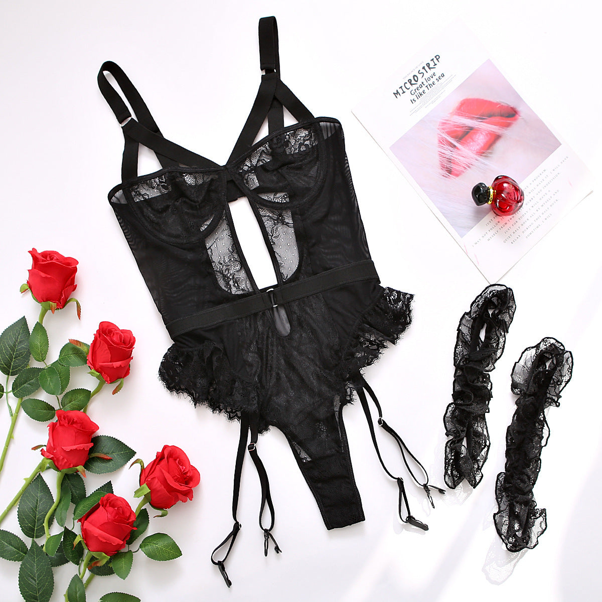 Combinaison Bodysuit Lingerie Sexy en Dentelle à Découpes Transparente avec Anneau de Jambe