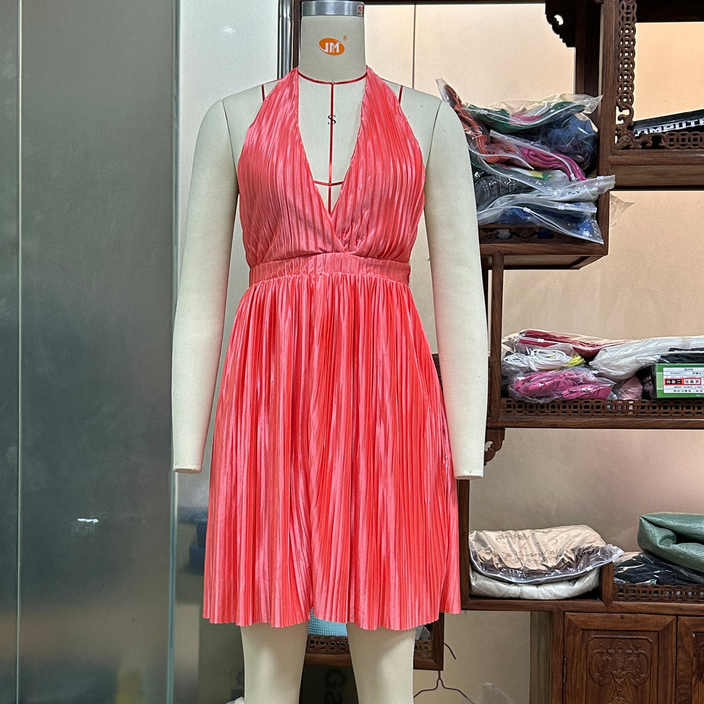 Sommerfarbenes ärmelloses Neckholder-Kleid Damen Sexy Rückenfreies Plissiertes V-Ausschnitt Kurzes Kleid Damen