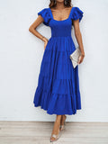 Elegantes böhmisches bedrucktes Kleid mit eckigem Ausschnitt, Plissee und Rüschenärmeln