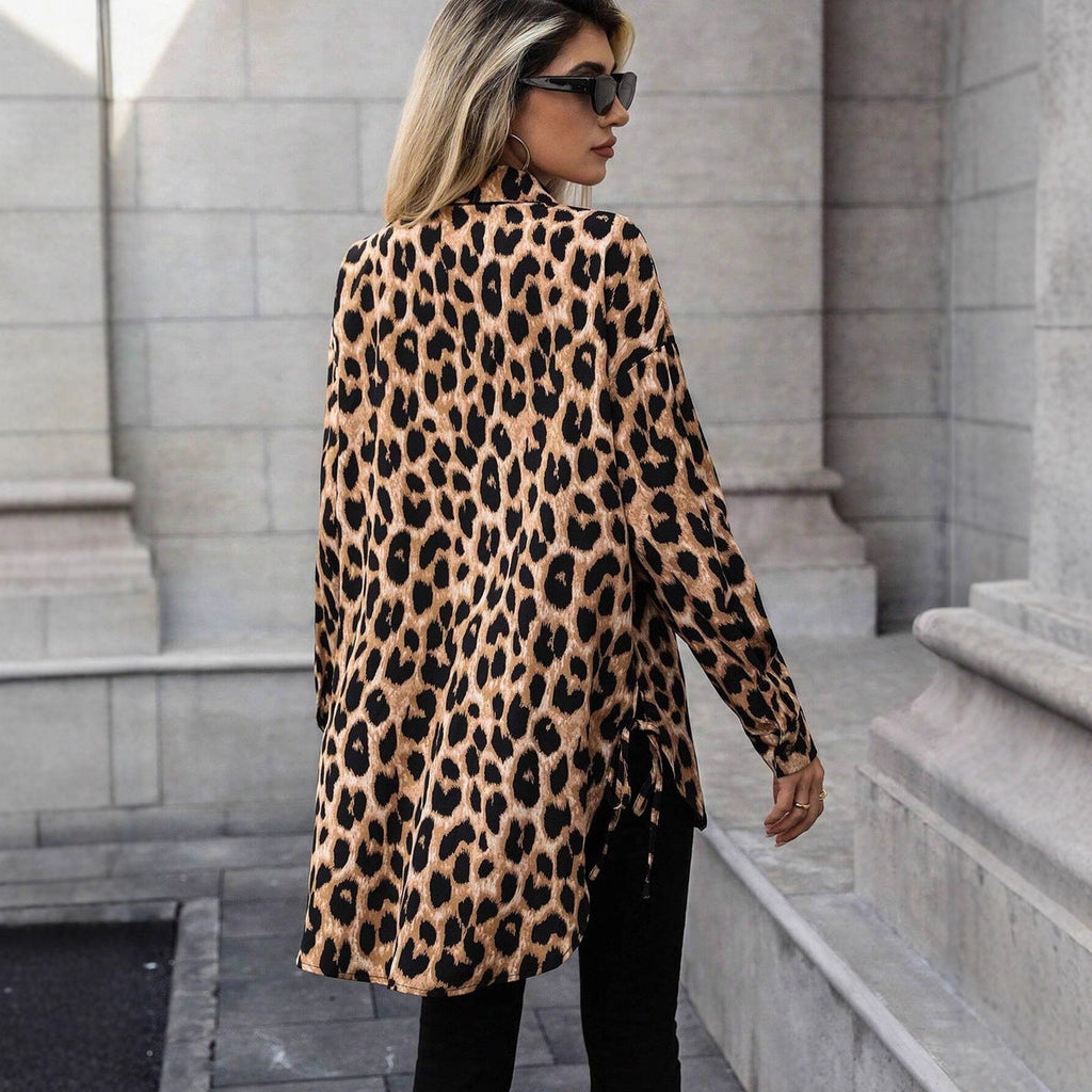 Chemise longue imprimée à manches longues en satin léopard pour femme