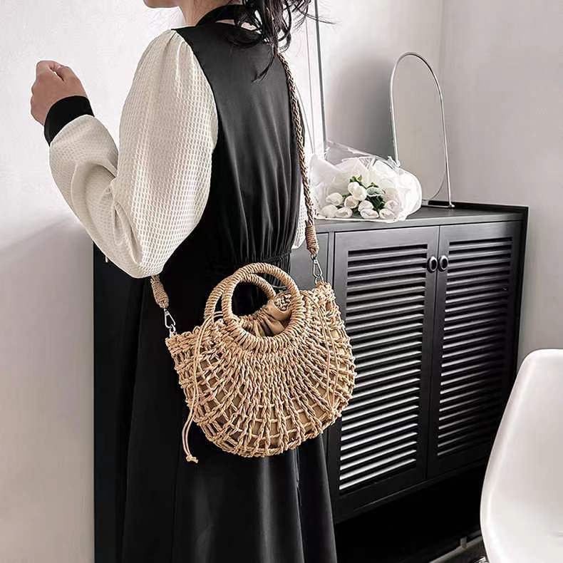 Sac en paille évidé en forme de demi-cercle, sac bandoulière en paille tressé, sac de plage pour femmes