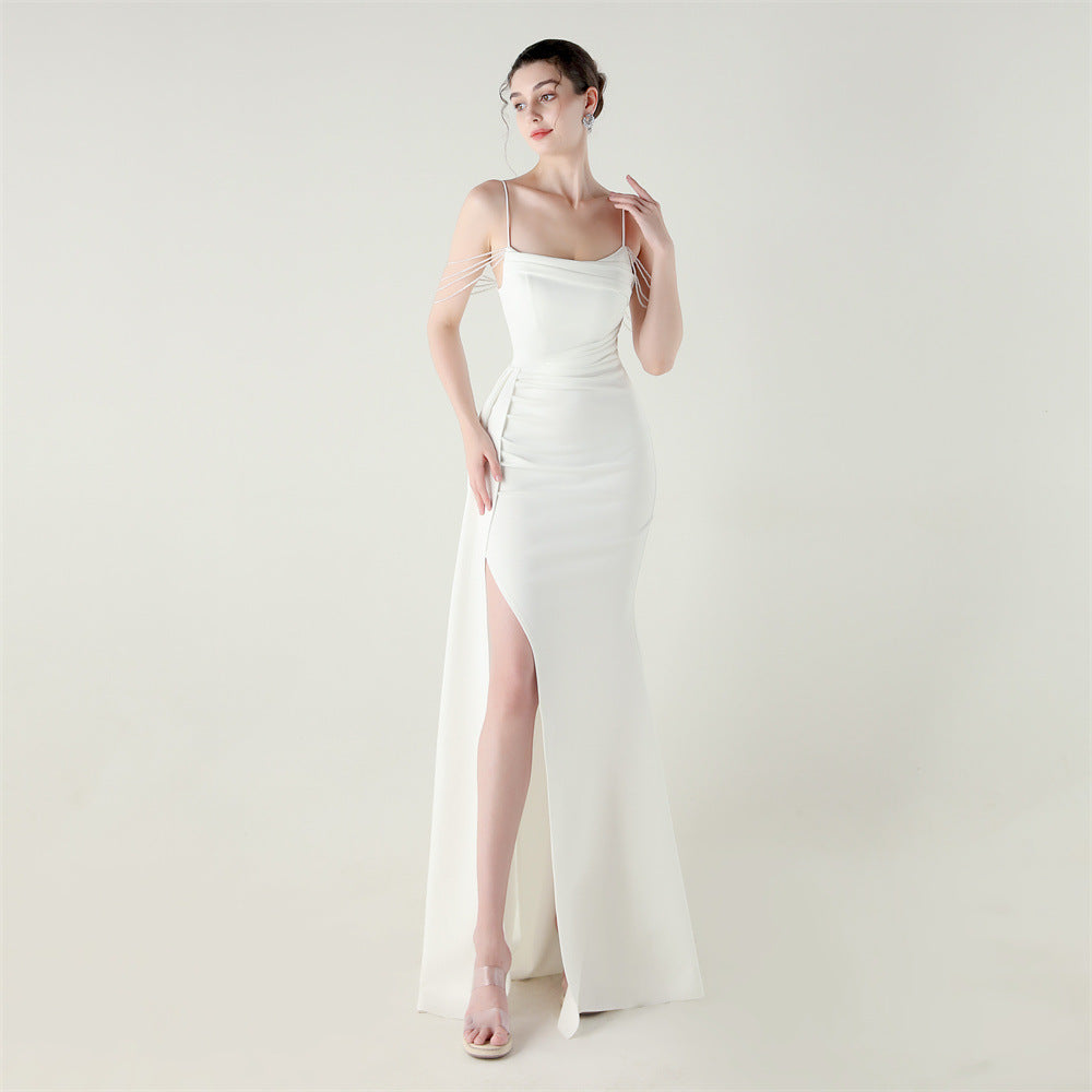 Robe de soirée sirène à bretelles fines, en satin, ornée de perles, avec chaîne, pour dîner ou mariage.
