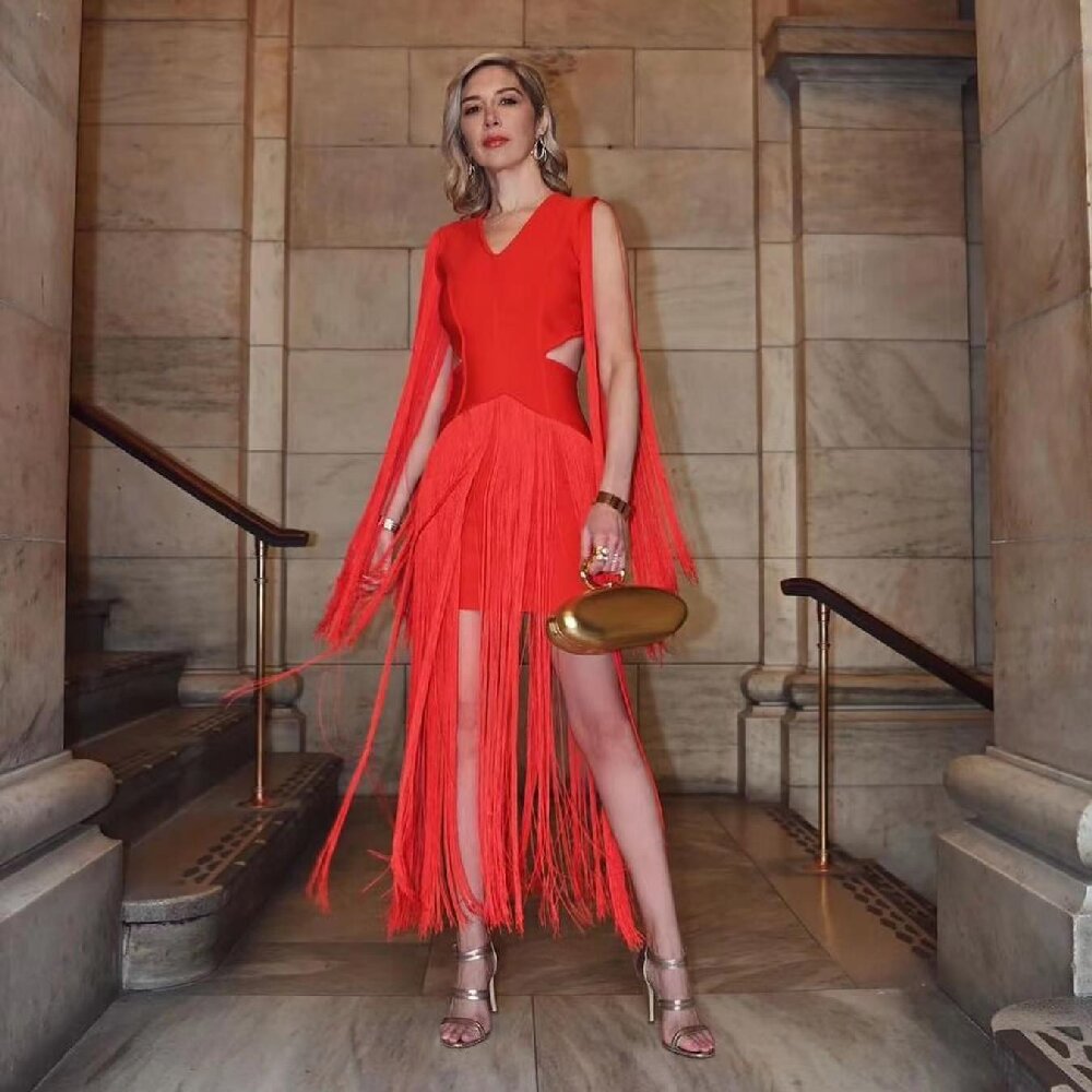 High-End Damenbekleidung Quaste Rotes Kleid Sexy V-Ausschnitt Seitlich gekürztes Outfit Ärmelloses Cocktailparty-Kleid