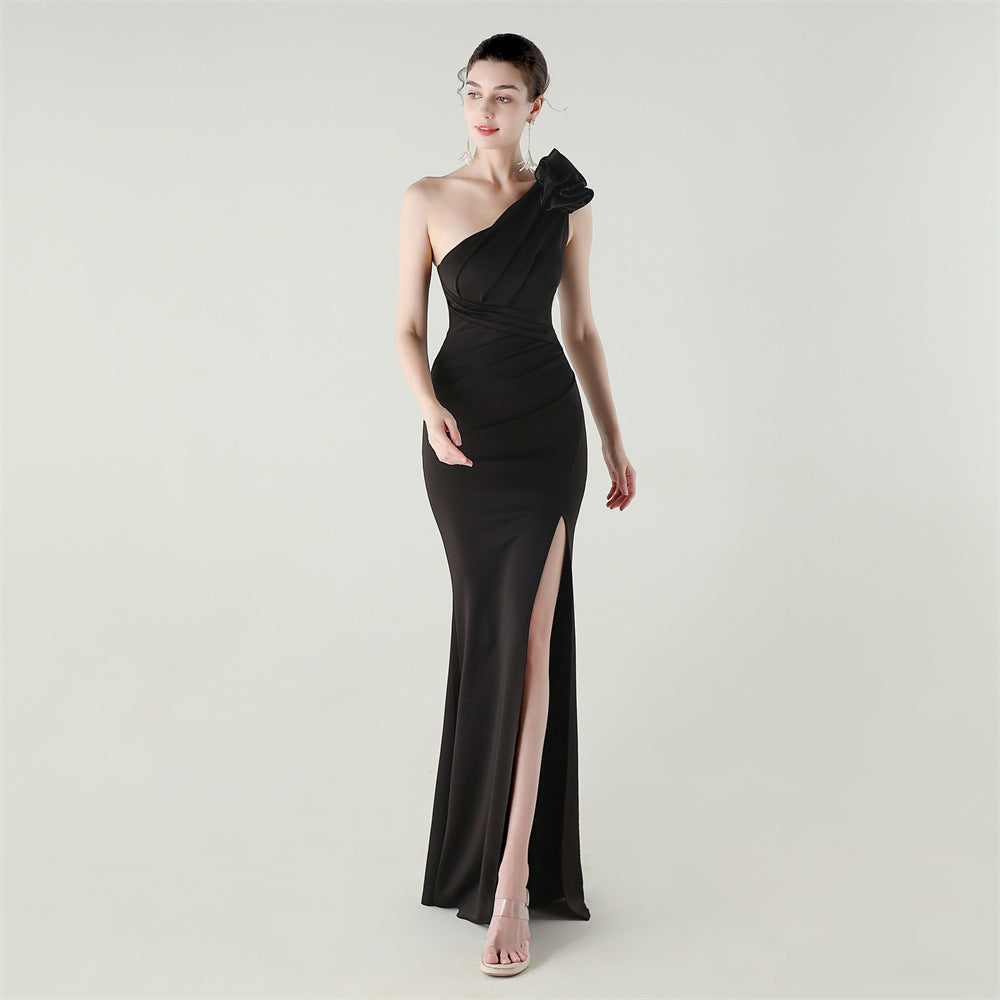Ein Schulterdreidimensionales florales Satin Falten Hoch Schlitz Sexy Abendkleid Dinner Hochzeit Gesellschaftlich