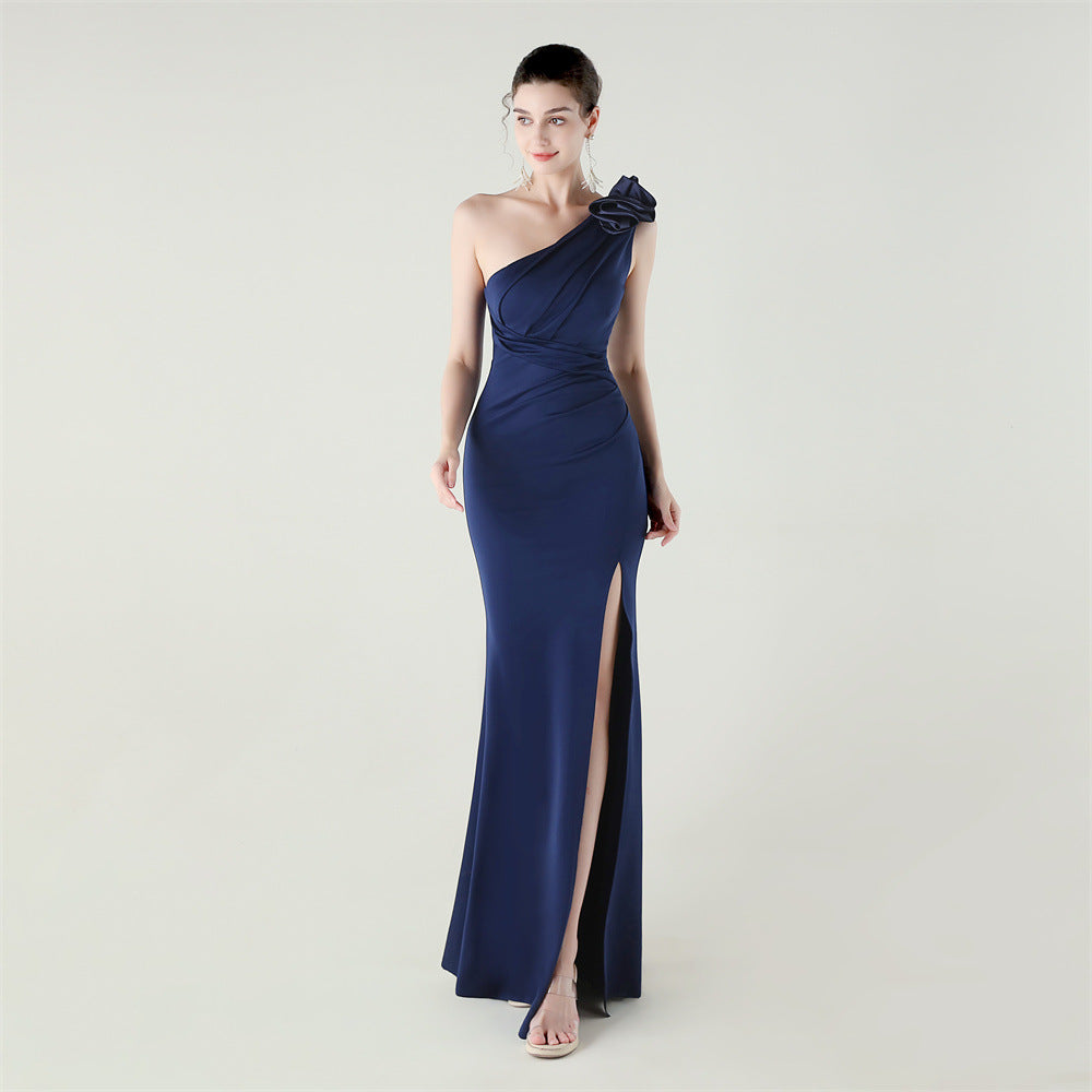 Ein Schulterdreidimensionales florales Satin Falten Hoch Schlitz Sexy Abendkleid Dinner Hochzeit Gesellschaftlich