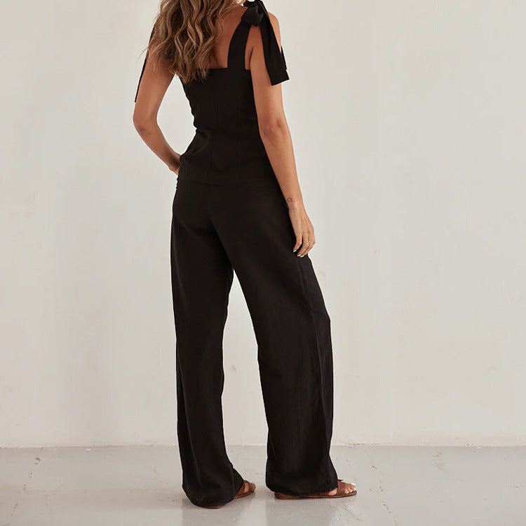 Ensemble deux pièces printemps-été : haut bandeau noir et pantalon taille haute large