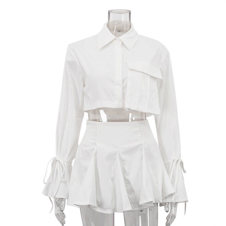Damenbekleidung Outfit Weißer Kragen Glockenärmel Kurzes Oberteil Plissierter Rock Zweiteilige Sets