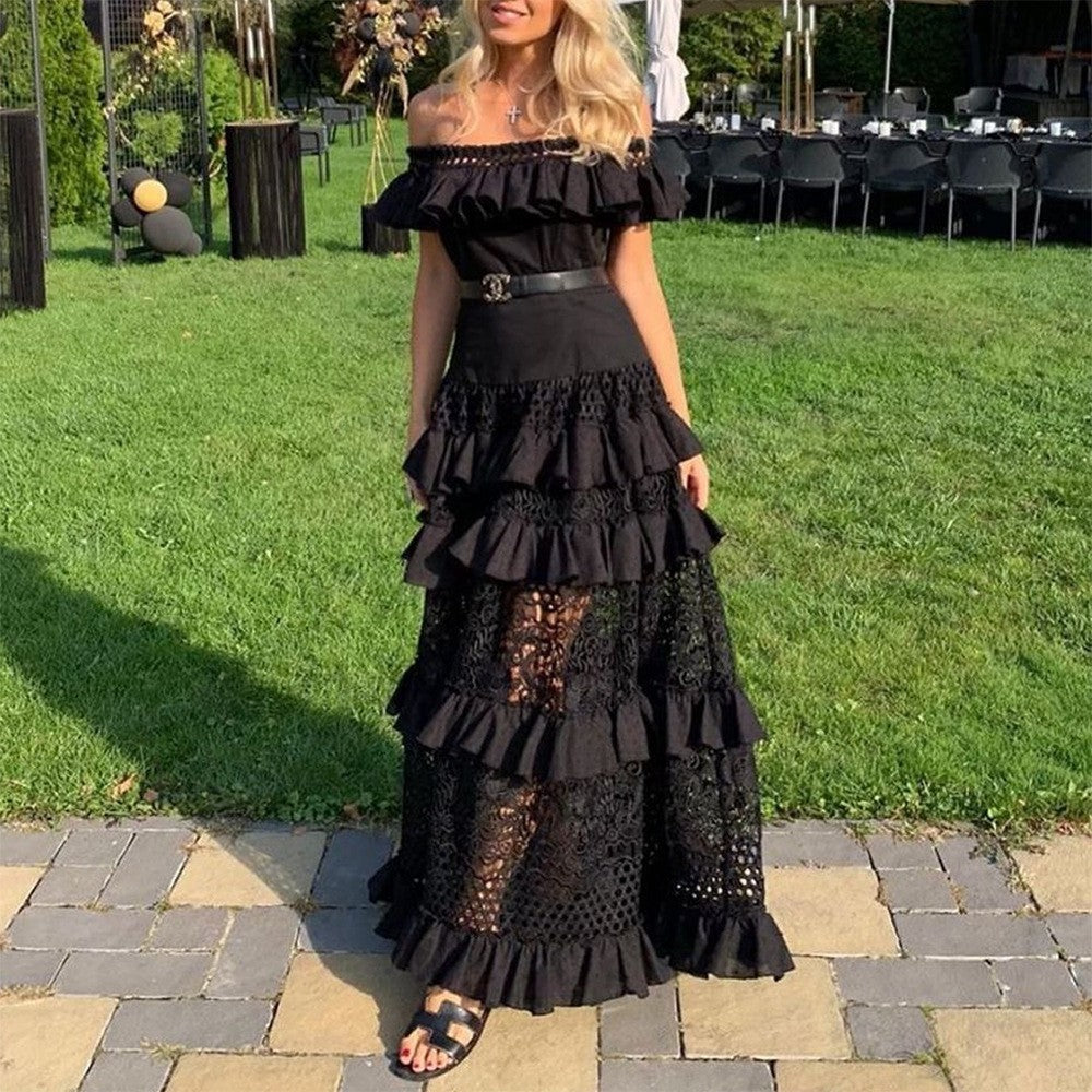 Sommer Damenbekleidung Schulterfreies Rüschen-Kleid mit Cutouts, weitem Saum und Spitze