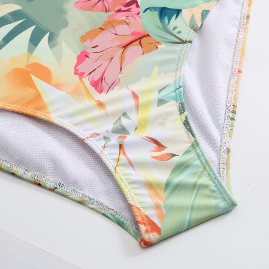 Maillot de bain une pièce femme, coupe conservatrice, imprimé vintage fin, avec coque et jupe en tulle.