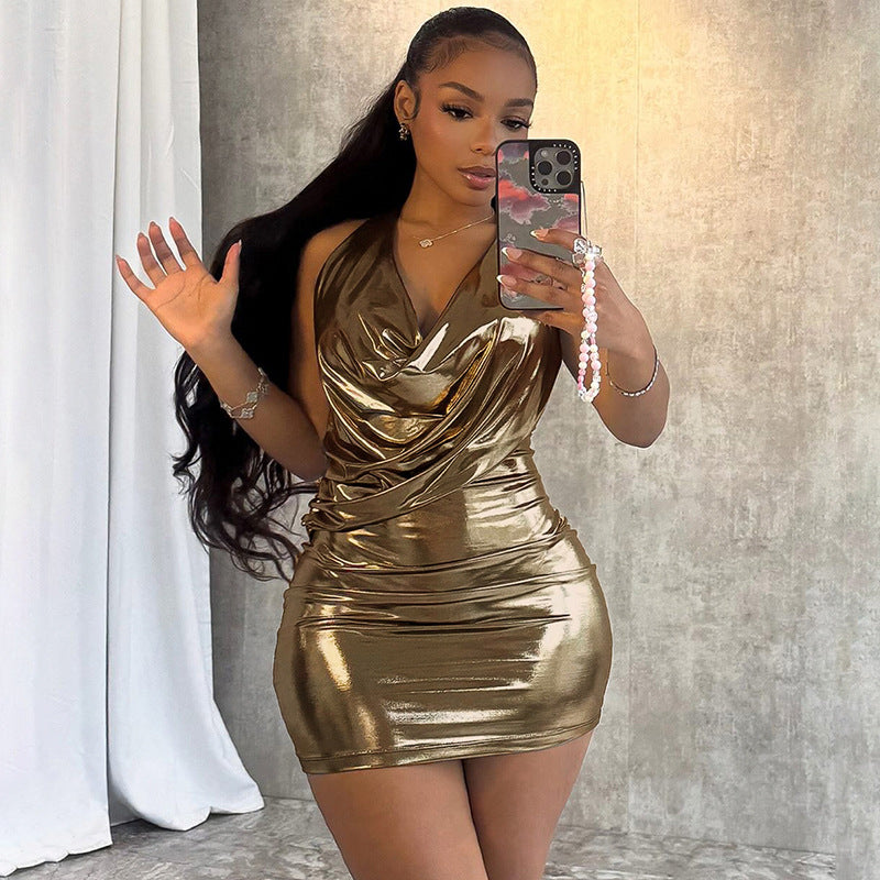 Robe sexy fourreau dos nu, sans manches, à col montant, avec des éléments brillants métalliques