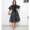 Sommer Elegantes Kleid mit Stehkragen, schwarzem Flockdruck, verschlüsseltem Netzstoff, geschnürter Spitze und schlankmachendem Schnitt