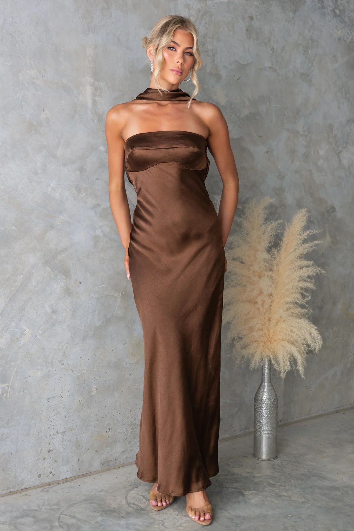 Sommer Damen Kleidung Sexy Neckholder Satin Merzerisiertes Maxikleid