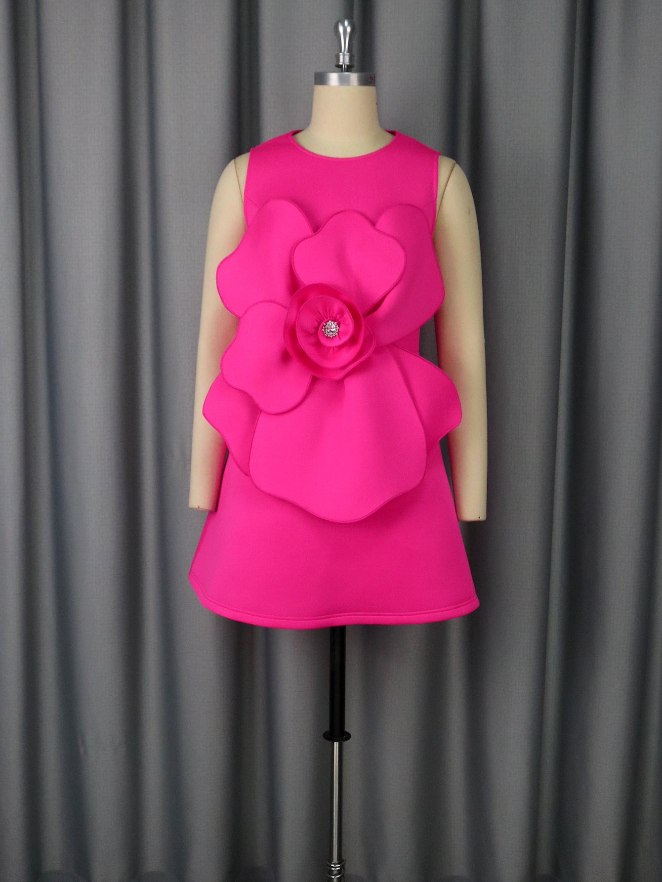 Ärmelloses Kleid mit Rundhalsausschnitt, dreidimensionalen Blumenapplikationen, A-Linie, schmal geschnitten, für gesellschaftliche Anlässe und Abendpartys