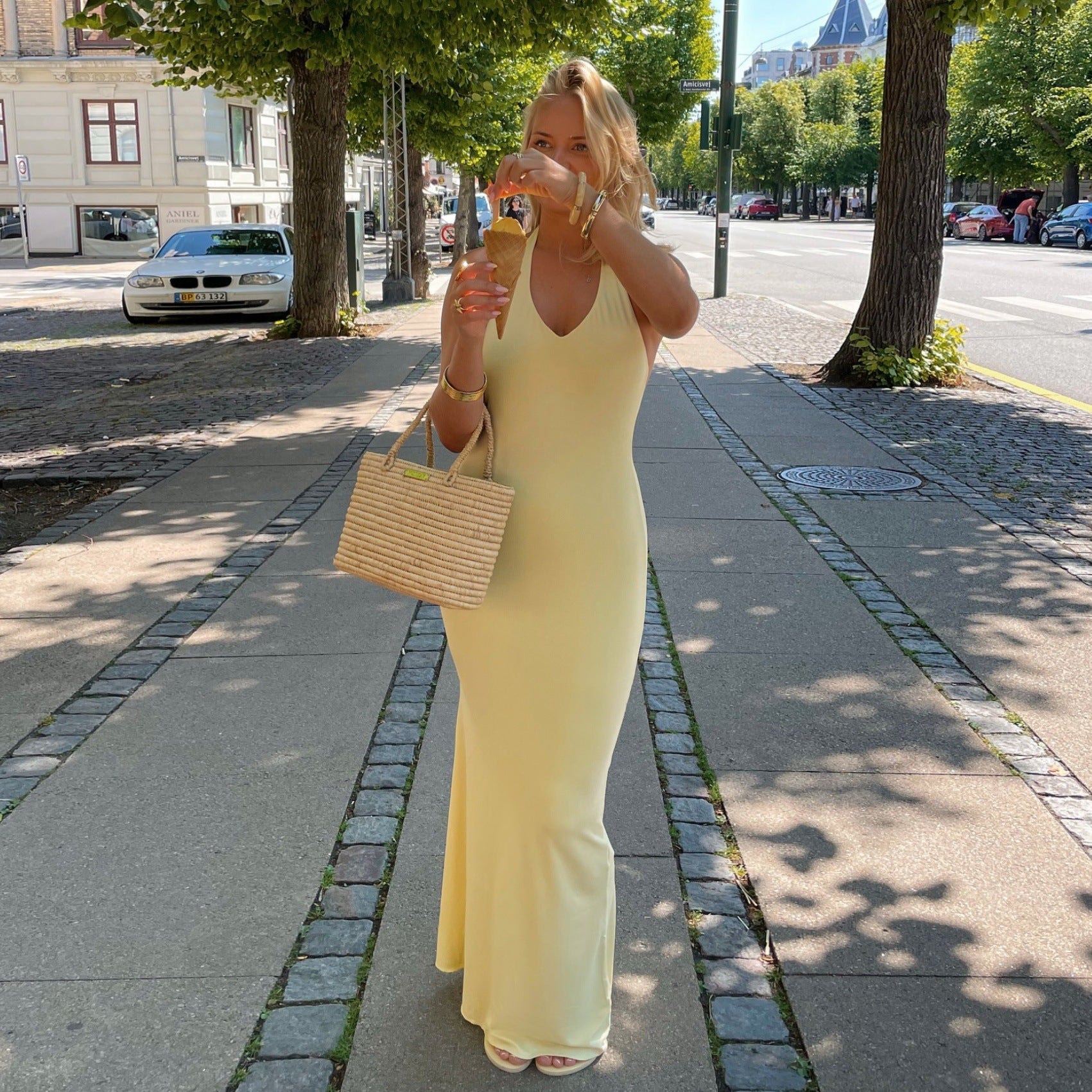 Damenbekleidung Sommer Sexy V-Ausschnitt Neckholder Rückenfrei Hohe Taille Schmal Unifarbenes Kleid