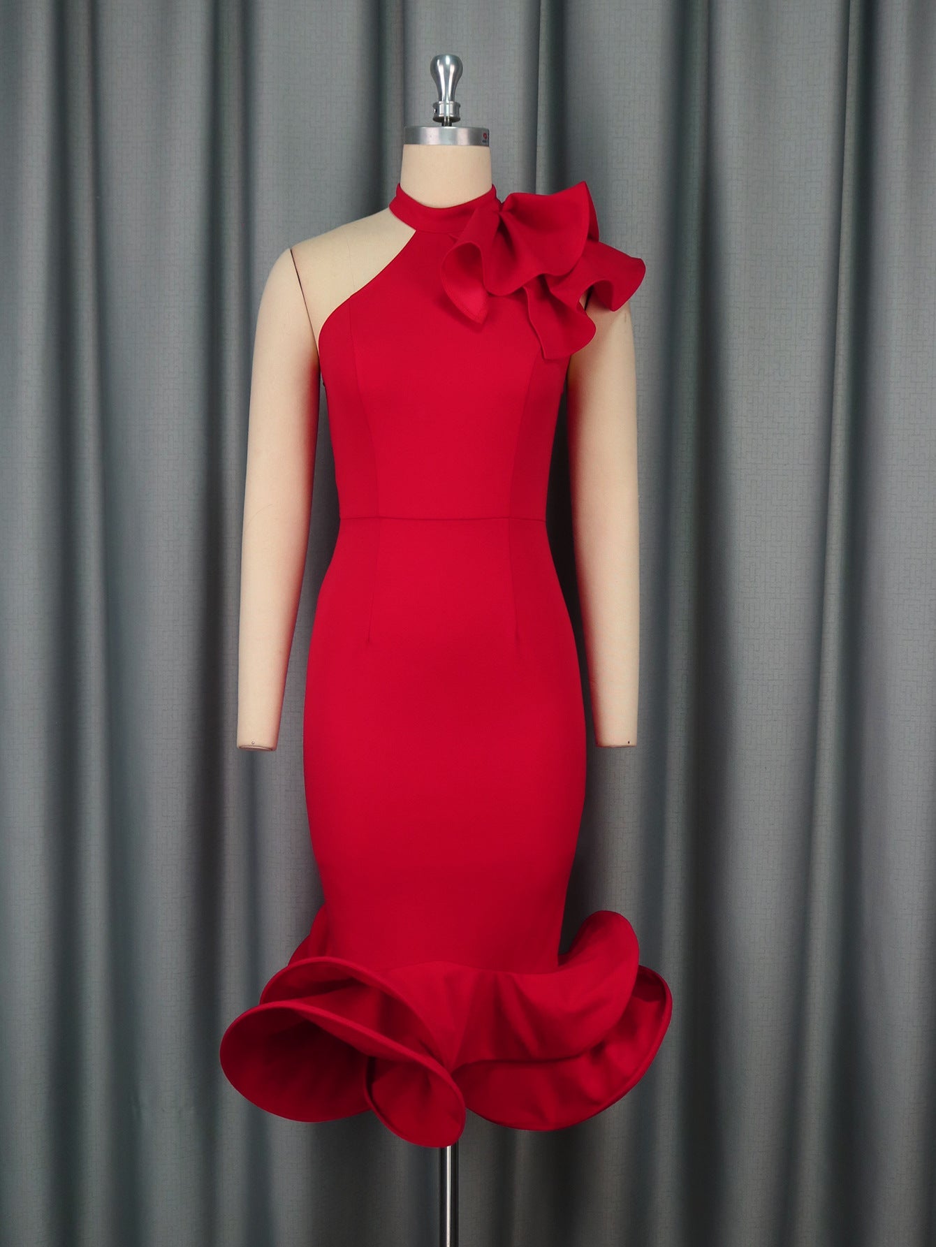 Robe élégante à demi-col roulé, volants et épaules dénudées, robe de soirée cocktail à volants