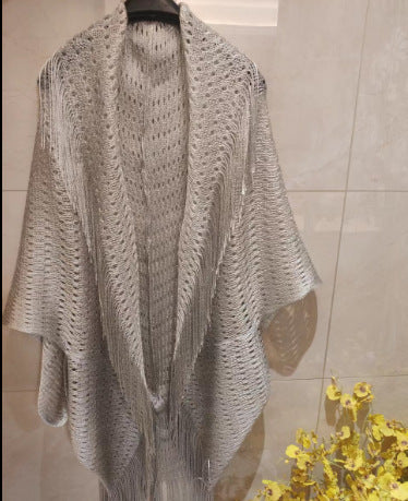 Serviette plate populaire Talma Manches fendues Châle Vacances Plage Couvre-maillot Protection solaire Vêtements avec pompons