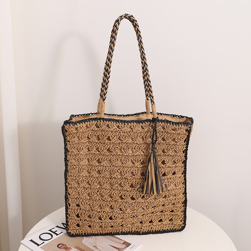 Sac en paille à pompons carrés pour l'épaule, sac en paille frais ajouré fait main, sac tissé pour femmes, vacances à la mer, sac de plage