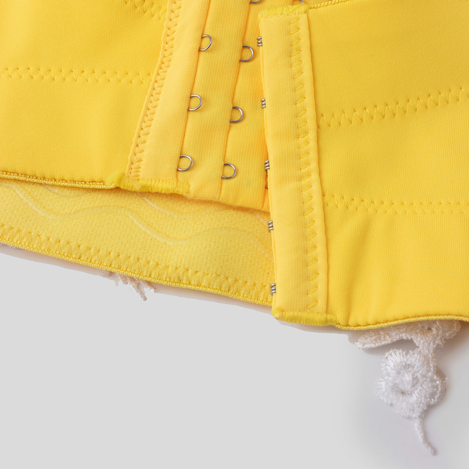 Corselet de luxe sexy à motifs floraux et design sophistiqué