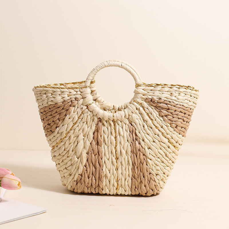 Panier en paille grande capacité de style pastoral, sac tissé de paille bicolore portable, sac de plage de vacances, panier de légumes