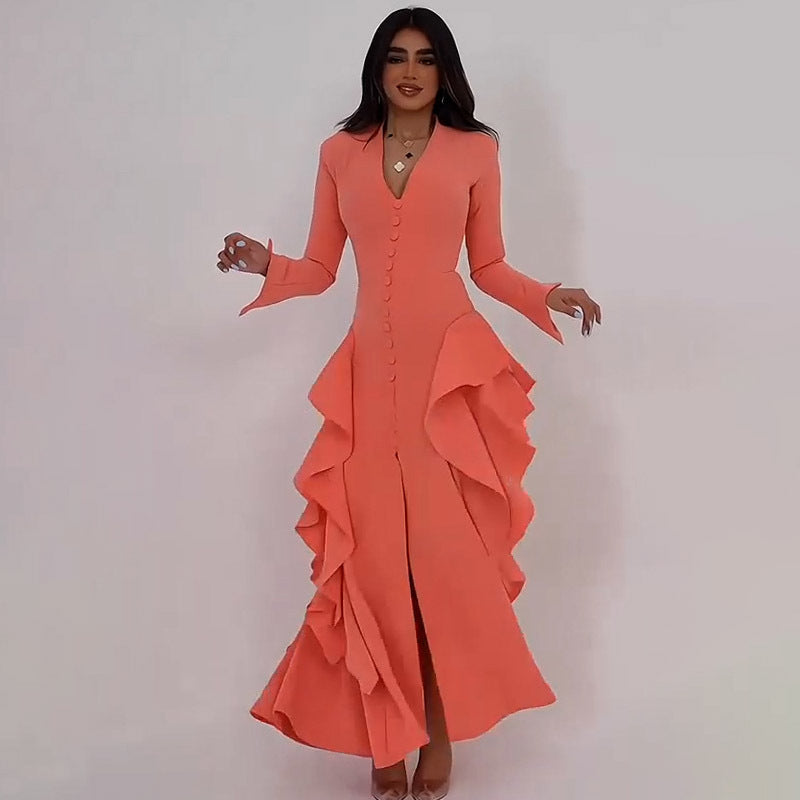 Sommerkleid mit V-Ausschnitt, langem Schlitz, eleganten Rüschen