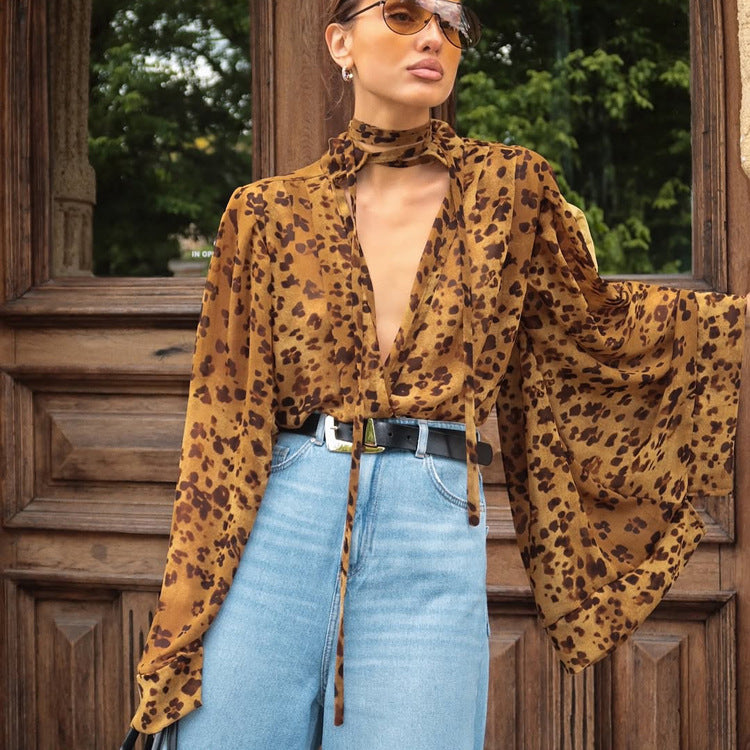 Frühlings-Damen-Shirt mit Leopardenmuster, hohlem Ausschnitt und Stehkragen, langärmliges Oberteil