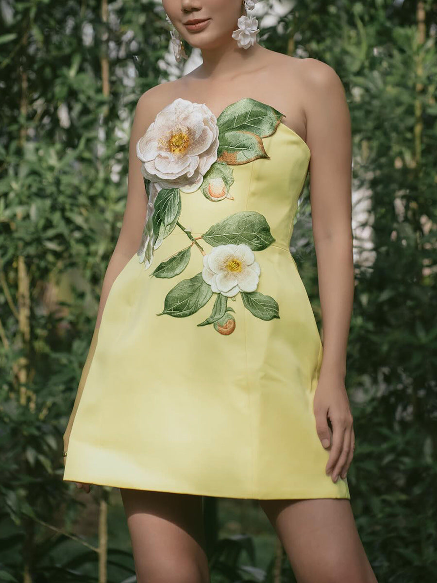 Sommer-Stickerei Dreidimensionale Blumen Ärmelloses Tube Top Schlankmachendes Kleid für Damen