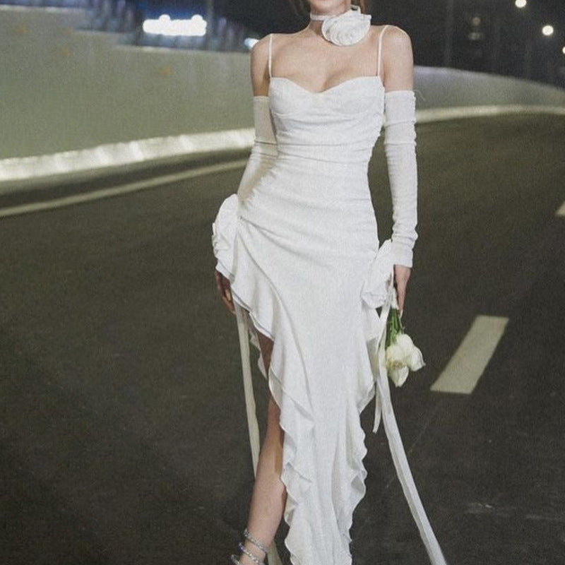 Hosenträgerkleid mit Blumenmuster, Rüschen und Schleifenband, figurbetont, leger, rein lässig